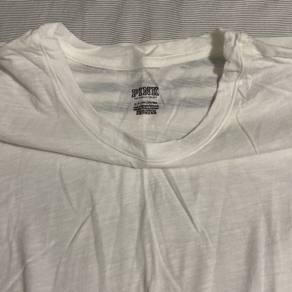 PINK basic white tee - Picture 2 of 2